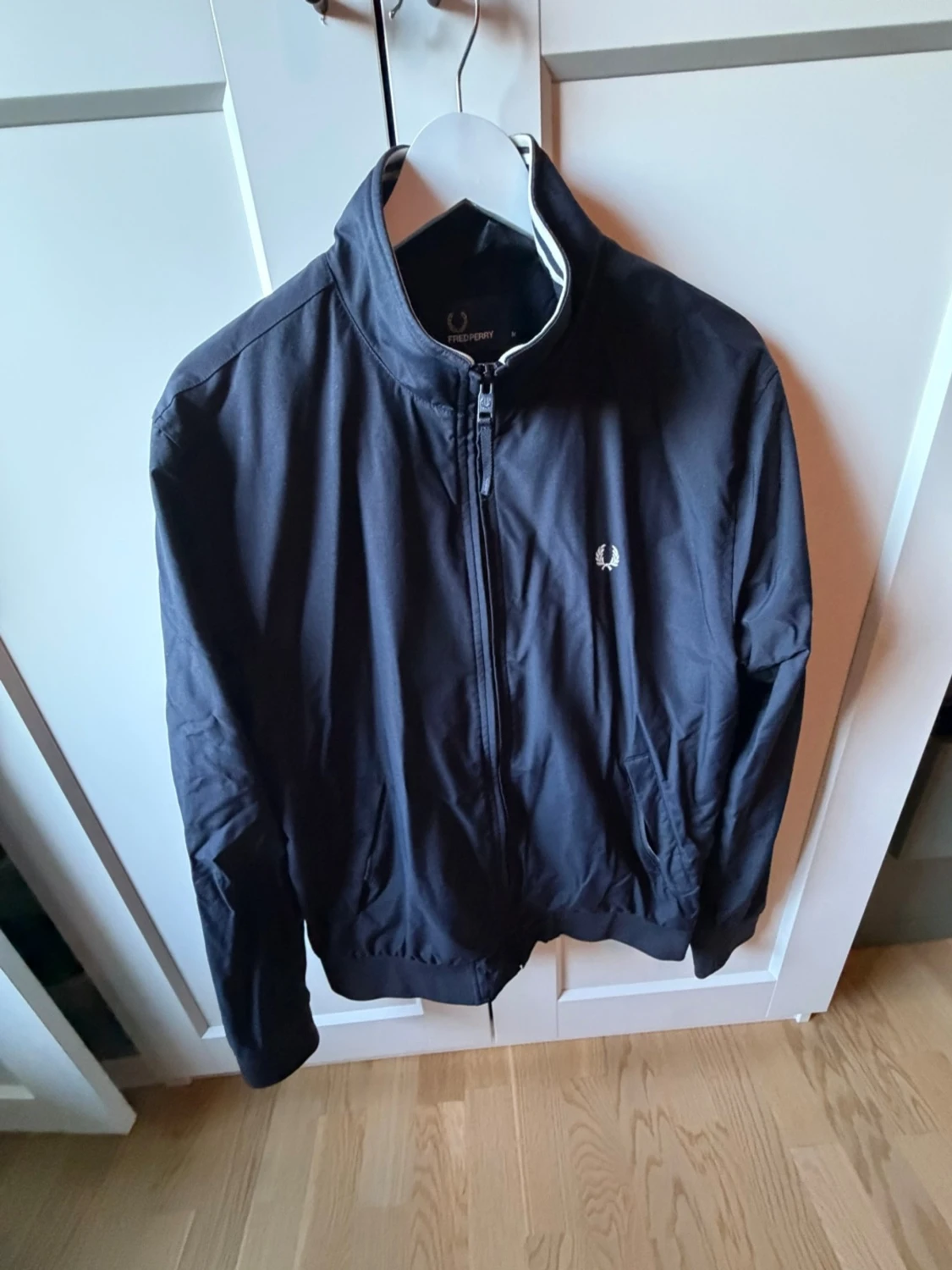 Svart vindjacka från Fred Perry