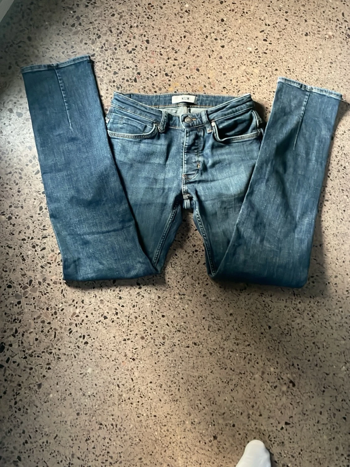 Blå raka jeans från NEUW - 1
