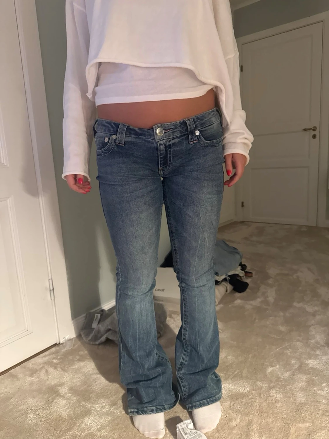 Blå bootcut jeans med låg midja - 1