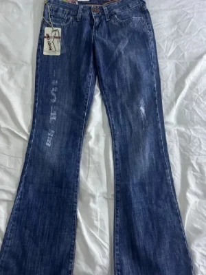 Coola jeans - så snygga lågmidjade bootcut jeans 💕midjemått 37 innerbensmått 78