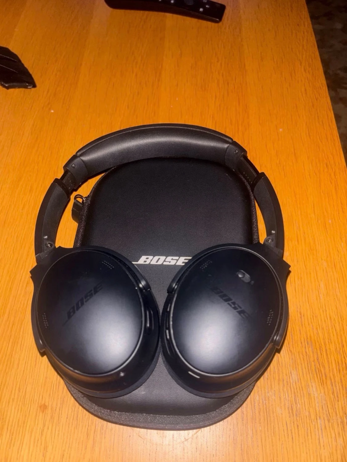 Bose svarta over-ear hörlurar