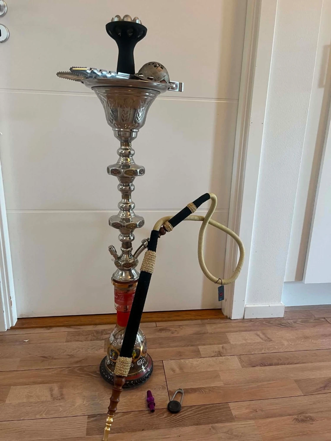 Stor vattenpipa med slang och tillbehör - 1