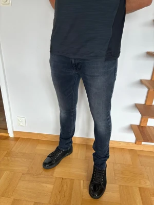 Nudie Tight Terry Jeans - Nudie Tight Terry Jeans Herr|Pris:449kr|Storlek:31/32|Skick:9,8/10|Hör av dig vid minsta lilla fundering eller fråga|