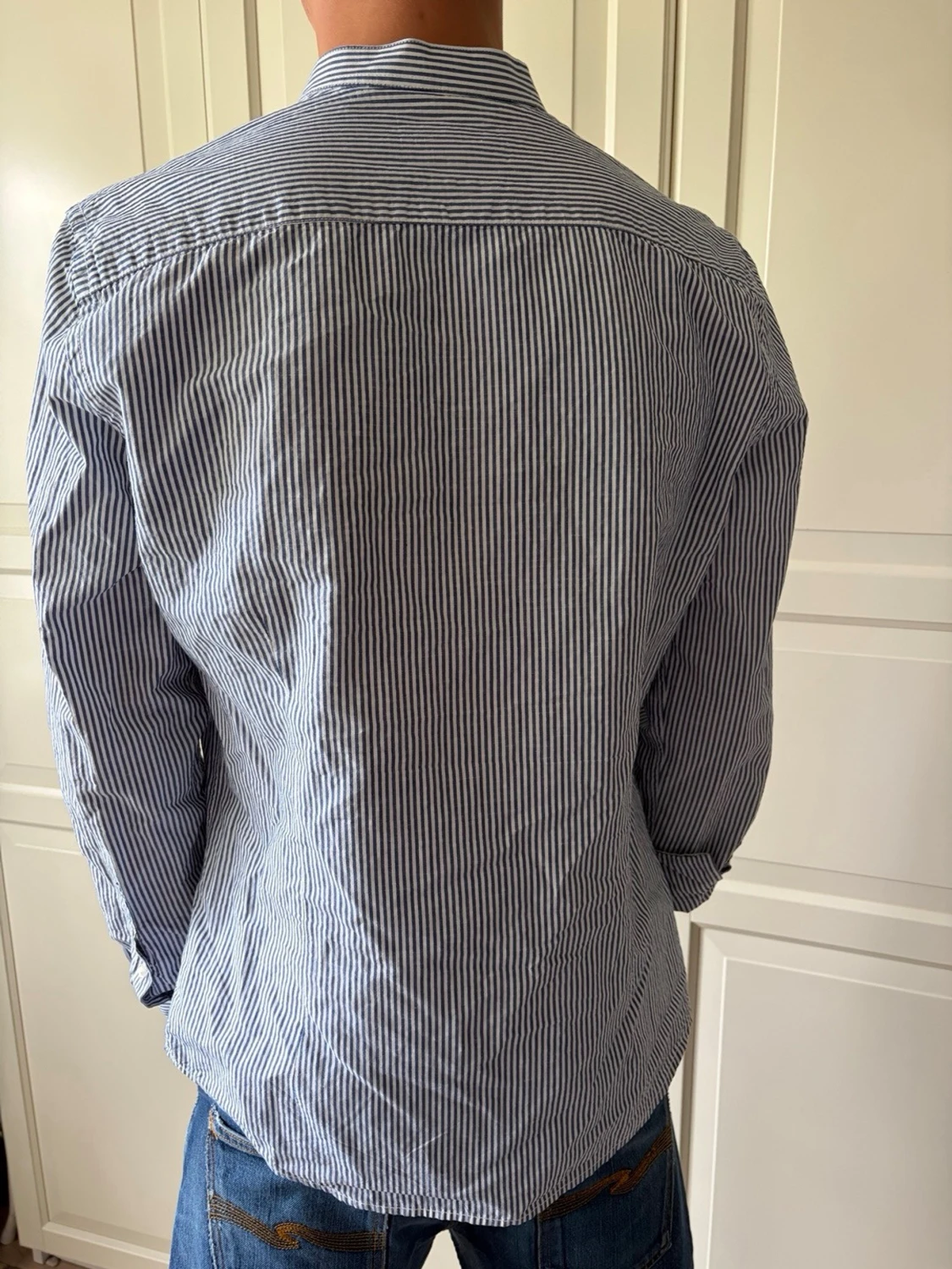 Randig skjorta med ståkrage - 1