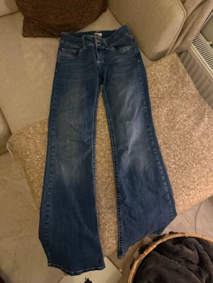 Nelly jeans  - Supersnygga jeans från Nelly i fint skick 