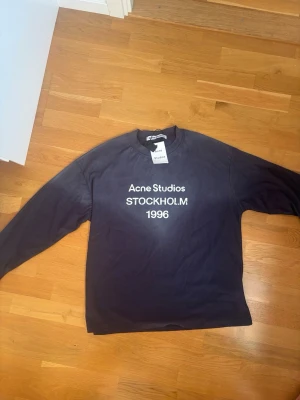 Acne  - Helt ny storlek M
