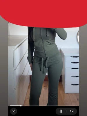 Plt Sea green byxor till set  - Jättefina sjögröna mjukis byxor till ett set😍. Oanvända, bara testade. Säljer pga ska köpa de i en annan storlek och retur processen var jobbig. 