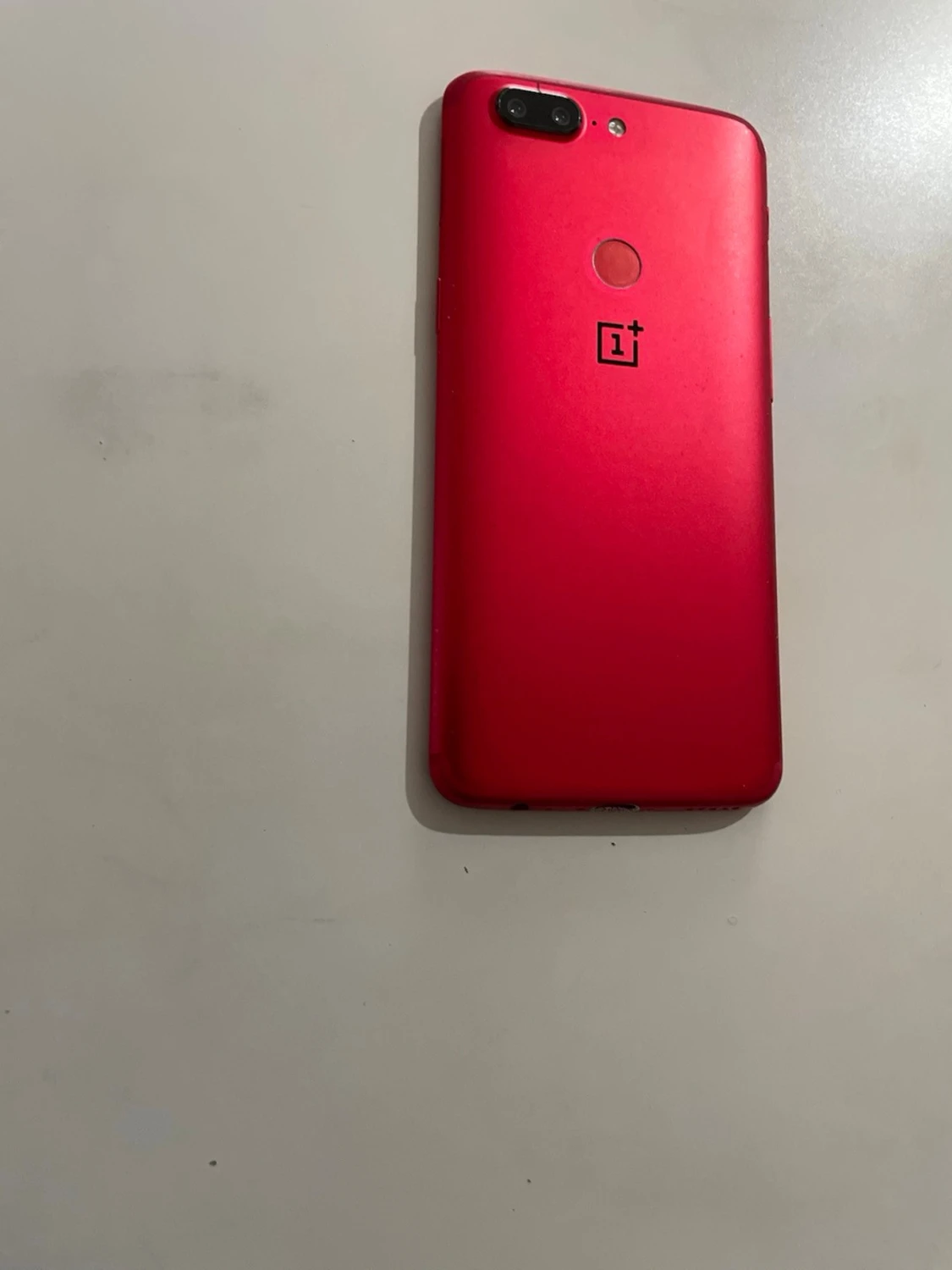 OnePlus 5T A5010 med 128 GB android version 15