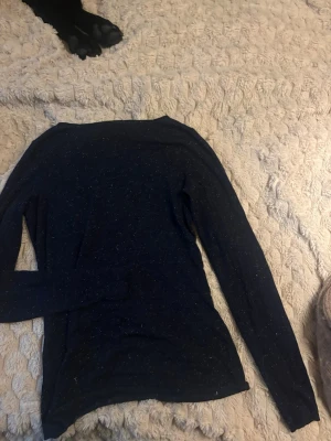 Blå glittrig intimissimi  - Fin blå glittrig intimissimi, enbart testad i storlek S