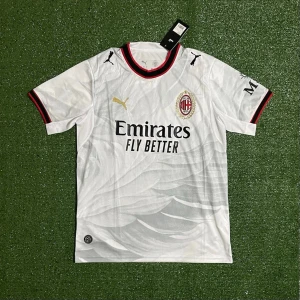 Ac Milan 26/27 Tröja - Hej, säljer denna snygga tröjan för ett riktigt bra pris. Skriv till om ni är intresserade eller har anadra funderingar kring tröjan!