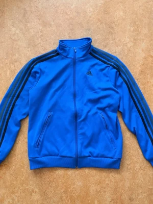 Retro adidas kofta vintage  - Passar Xxs-xs kolla gärna mått. 