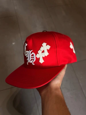 Chrome Hearts Keps - Keps från chrome hearts, kepsen är helt ny och i väldigt bra kvalité. Hör av dig vid fler frågor!