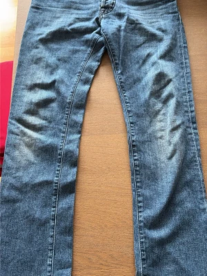 Jacob Cohen jeans - Säljer dessa riktigt fina Jacob Cohen jeansen modell 622 storlek 31 inga defekter eller liknande fraktar bara med PostNord 