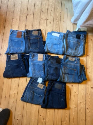 Replay och nudie  - Blandat både replay och nudie jeans pris diskuteras kan köpa bulken elelr styck skriv för mer info eller bilder 