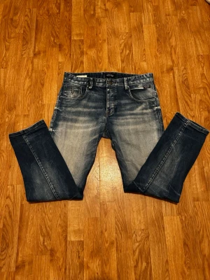 Jack&Jones jeans - Jeansen är i ganska bra kondition. Säljer eftersom de kommer inte längre till användning.