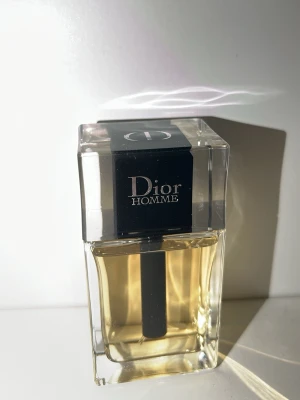 Dior Homme Eau de Toilette - Dior Homme Eau de Toilette endast testad. En fräsch träig doft. 