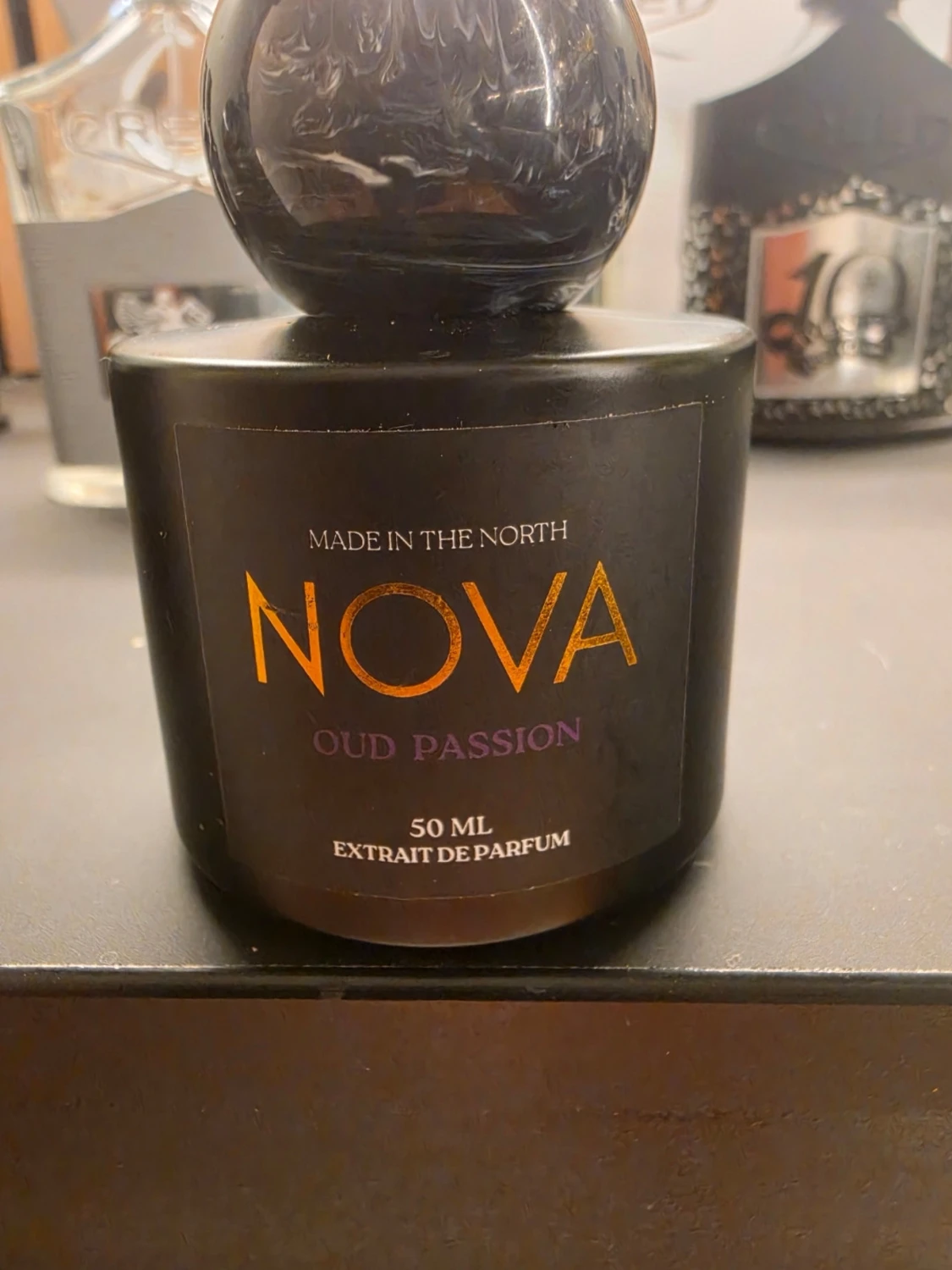 NOVA parfym 50 ml svart flaska - 1