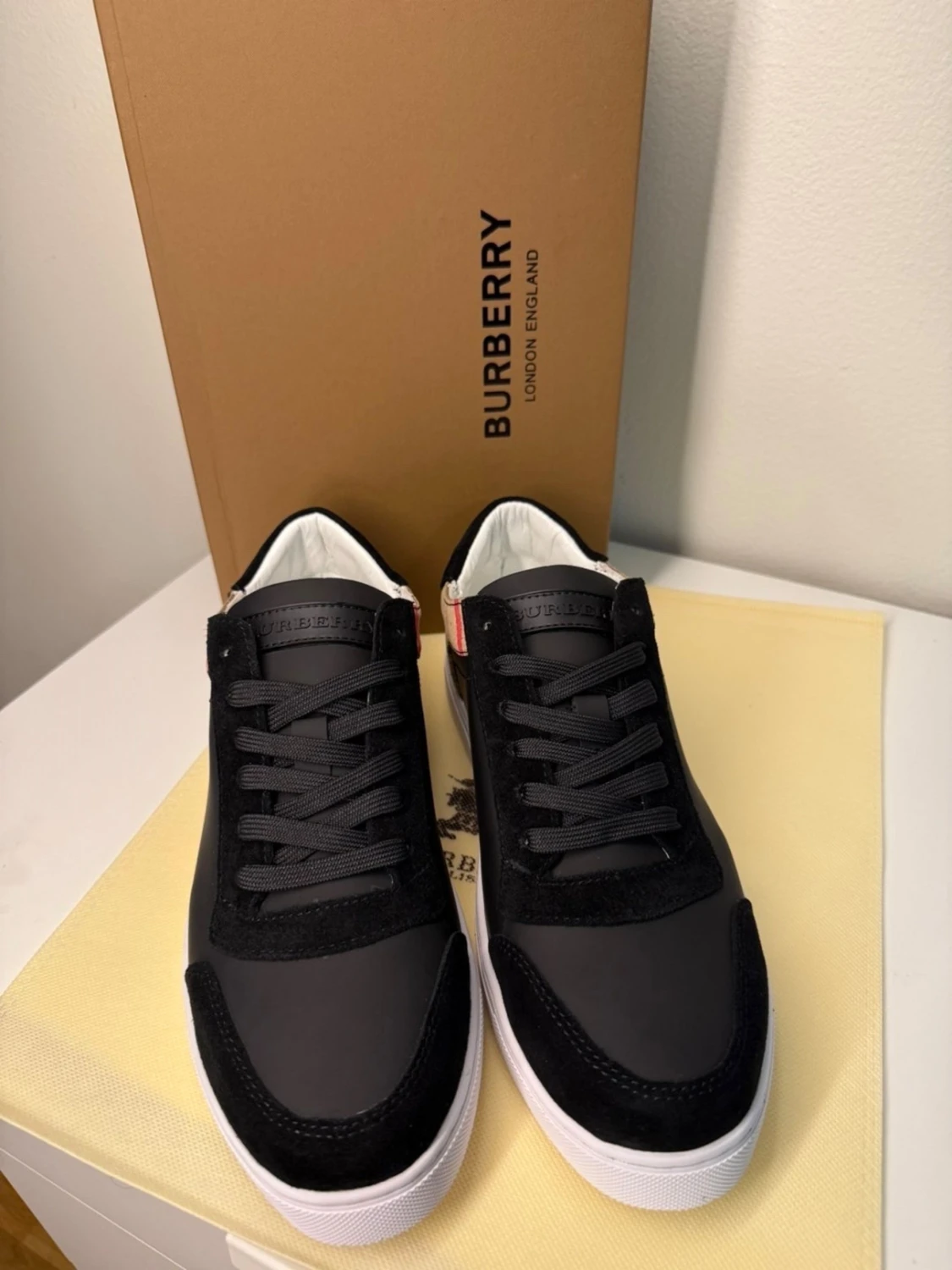 Burberry skor  - 1