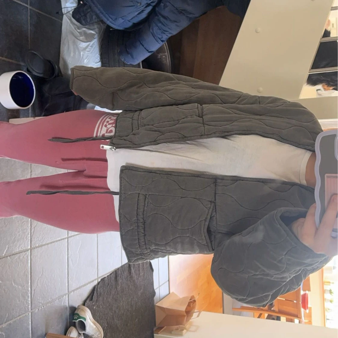 Grå quiltad jacka - 1