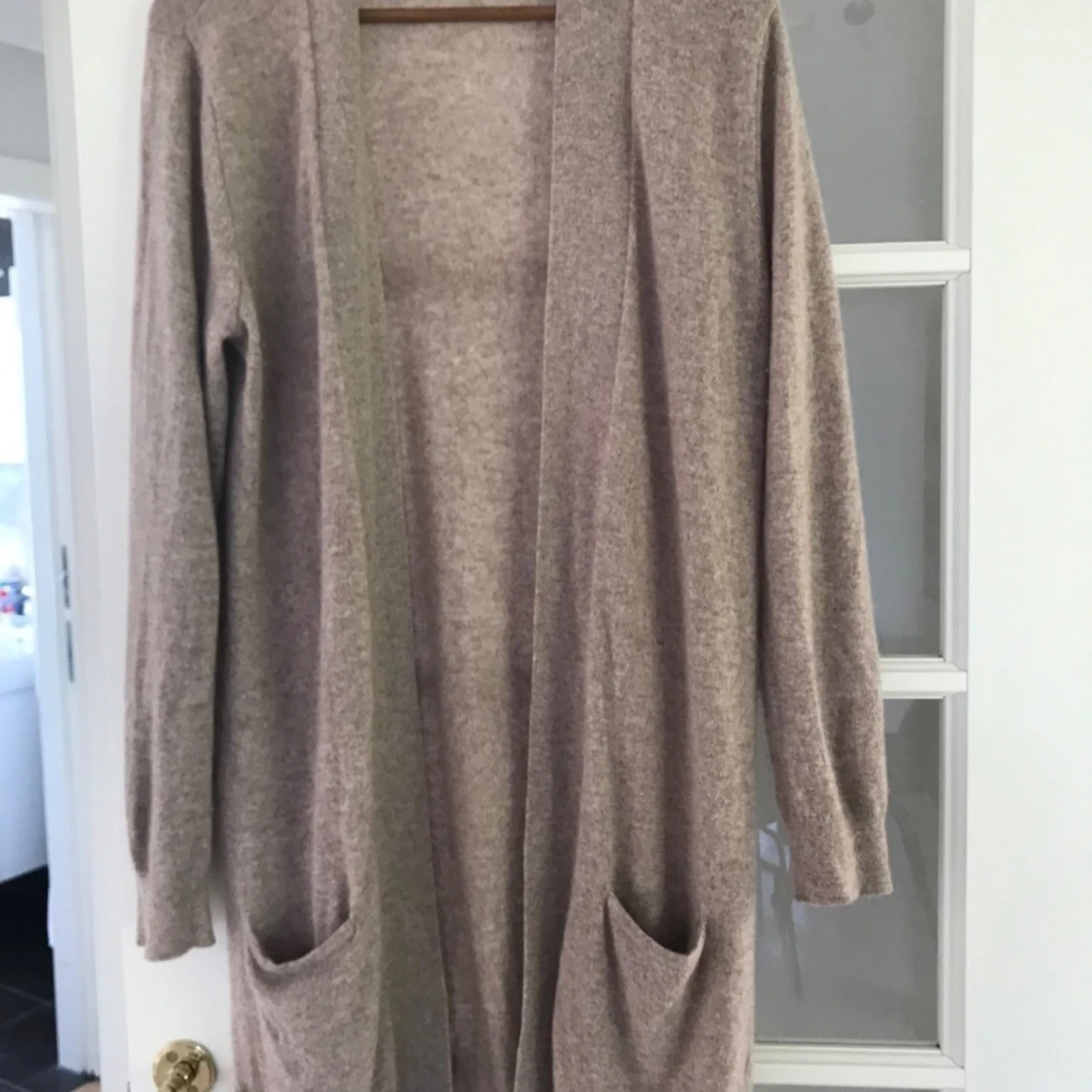 Superfin lyxig lång  kofta 100% cashmere/ kashmir stl M Davida 