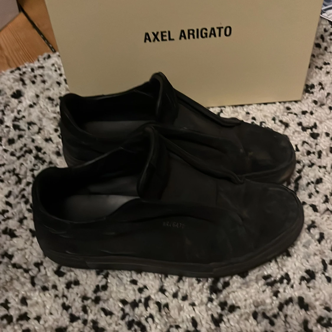 Svarta sneakers från Axel Arigato - 1