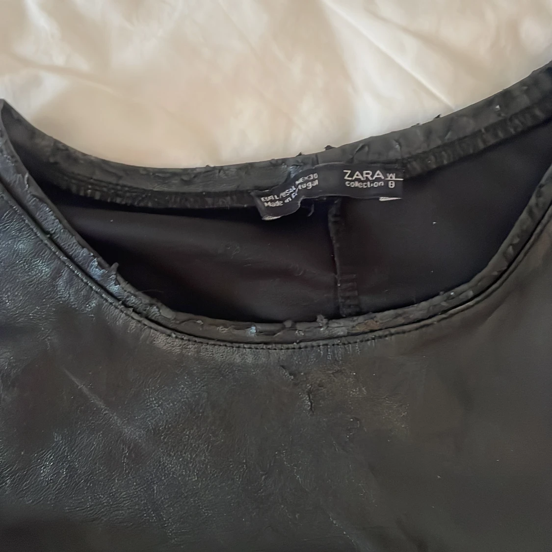 Svart faux skinnblus från Zara  - 3