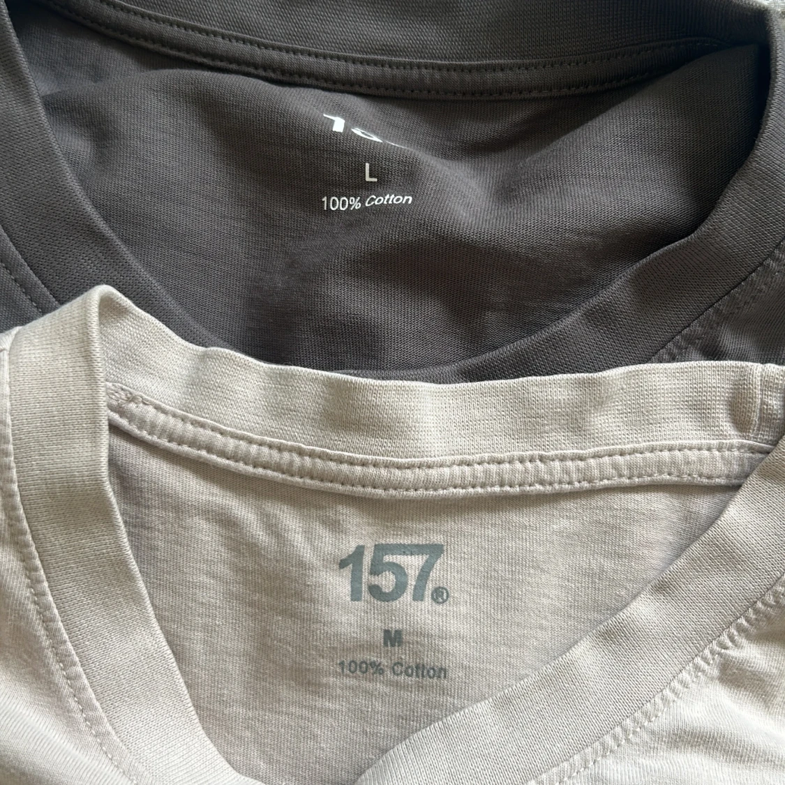 Två basic t-shirts från 157, brun & beige - 4