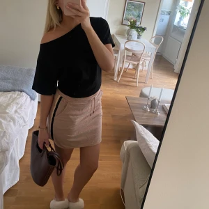 Scotch&Soda kjol - Supergullig kjol från Scotch&Soda💗 Storlek 16 år! (Stor i storleken så passar mig som vanligtvis är en S) Aldrig använd så i väldigt bra skick