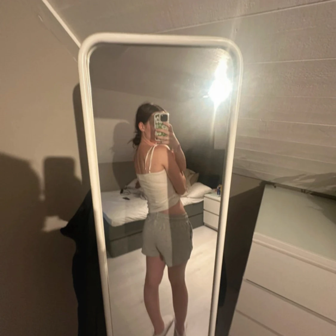 Grå mjuka shorts med snörning - 1