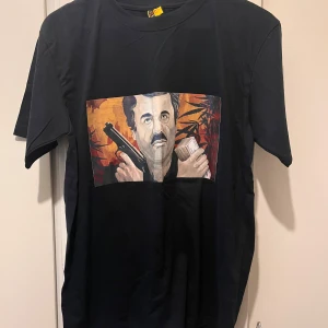 Ny T-shirt strl M  - Helt ny T-shirt i storlek M med tryck. 
