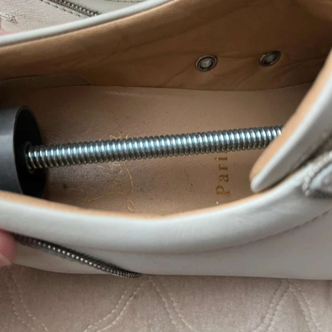 Christian Louboutin vita sneakers med nitar - 1