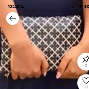 By malene Birger clutch - Använd några gånger, för liten för de jag använder varje dag. Säljer lägre vid snabb affär! Köpte gör 1000