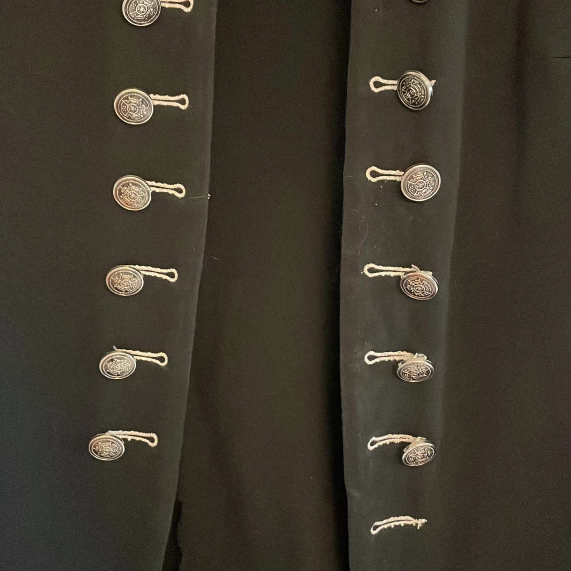 Svart rock från Chloe Underhill - 1