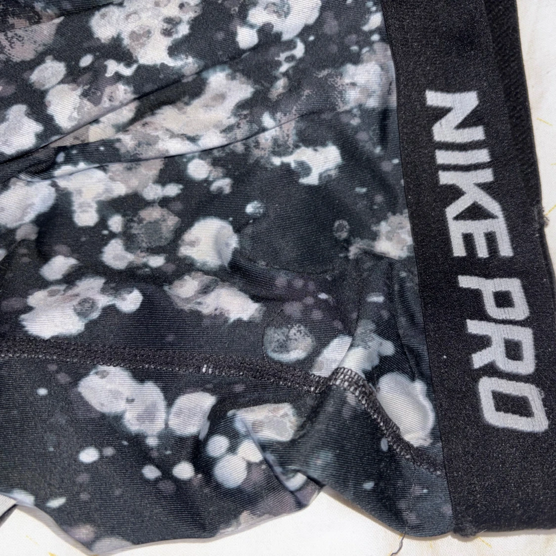 Nike Pro leggings svart/vit mönster - 1