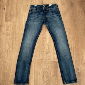 Jack and Jones jeans - Fräscha Jack and Jones jeans slim Glenn 