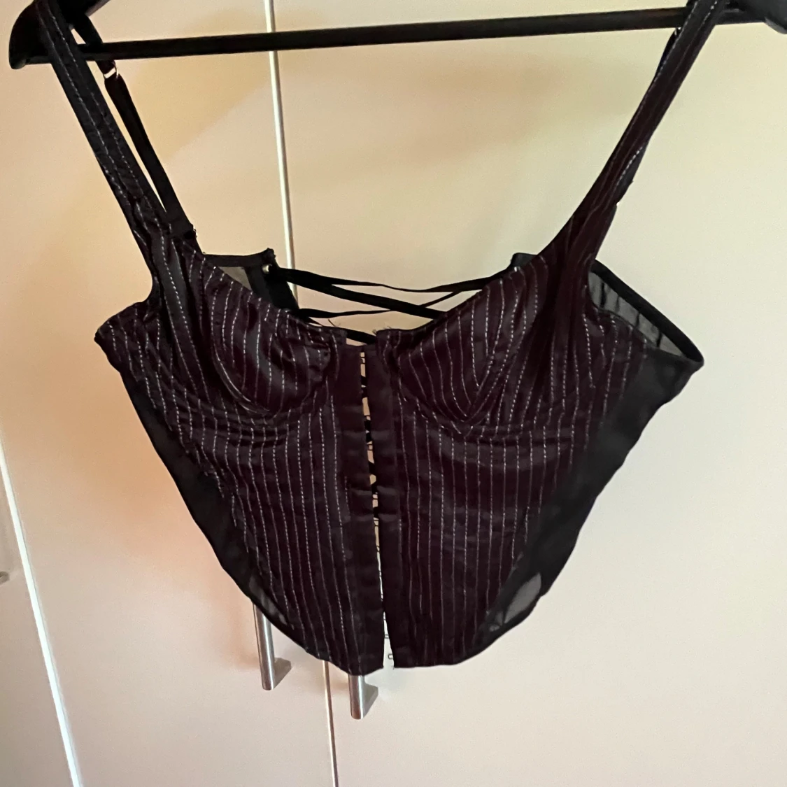 Svart randig korsett med snörning - 1