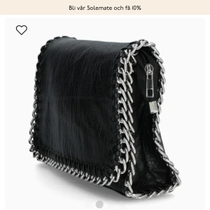 Tiamo väska - Säljer denna helt oanvända tiamo väskan från scorett som är väldigt populär, org pris 550kr