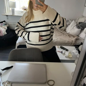 Stickad tröja - Fin basic tröja från Gina. Säljs inte längre!💕💕