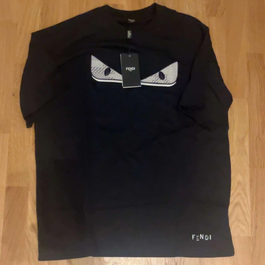 Svart Fendi t-shirt med ögonprint