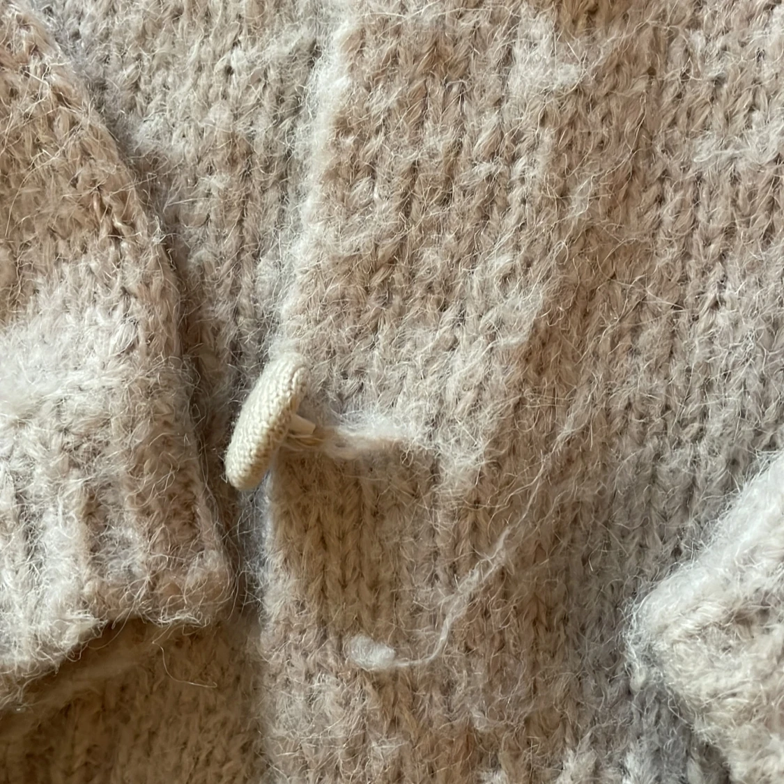 Beige stickad kofta från ONLY - 3