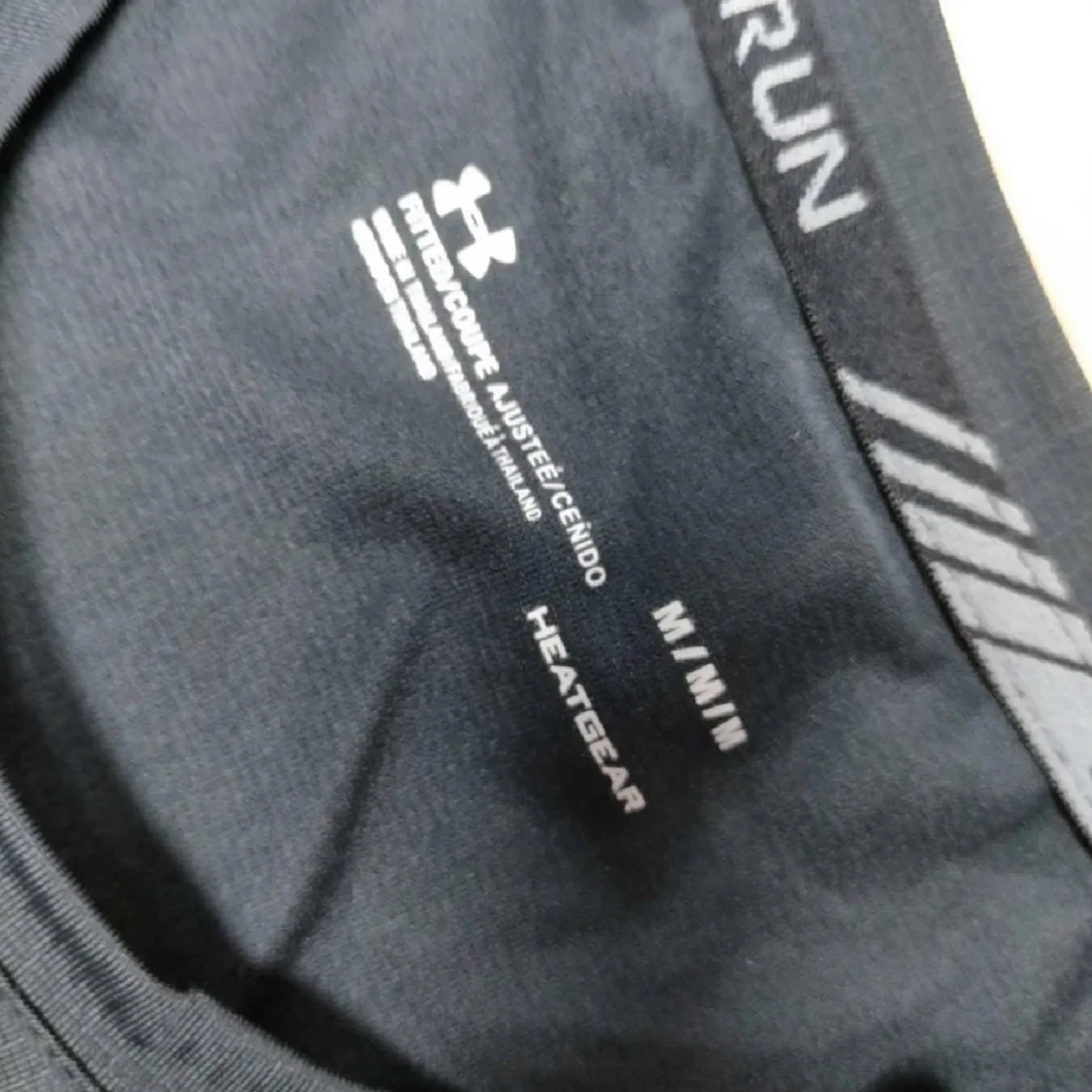 Svart t-shirt från under armor, HeatGear (M) - 2