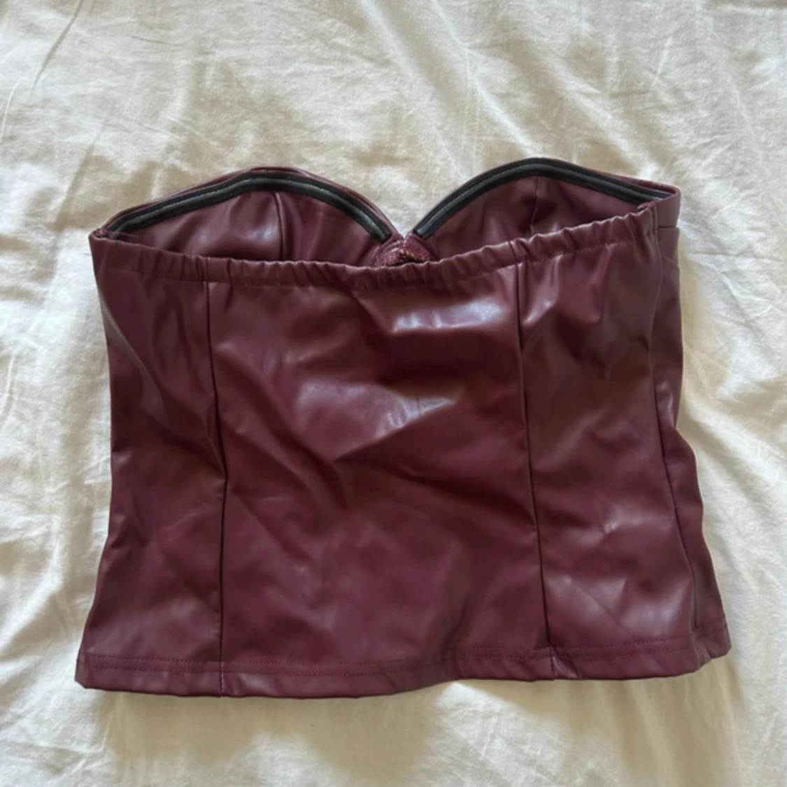 Vinröd skinntopp - 1