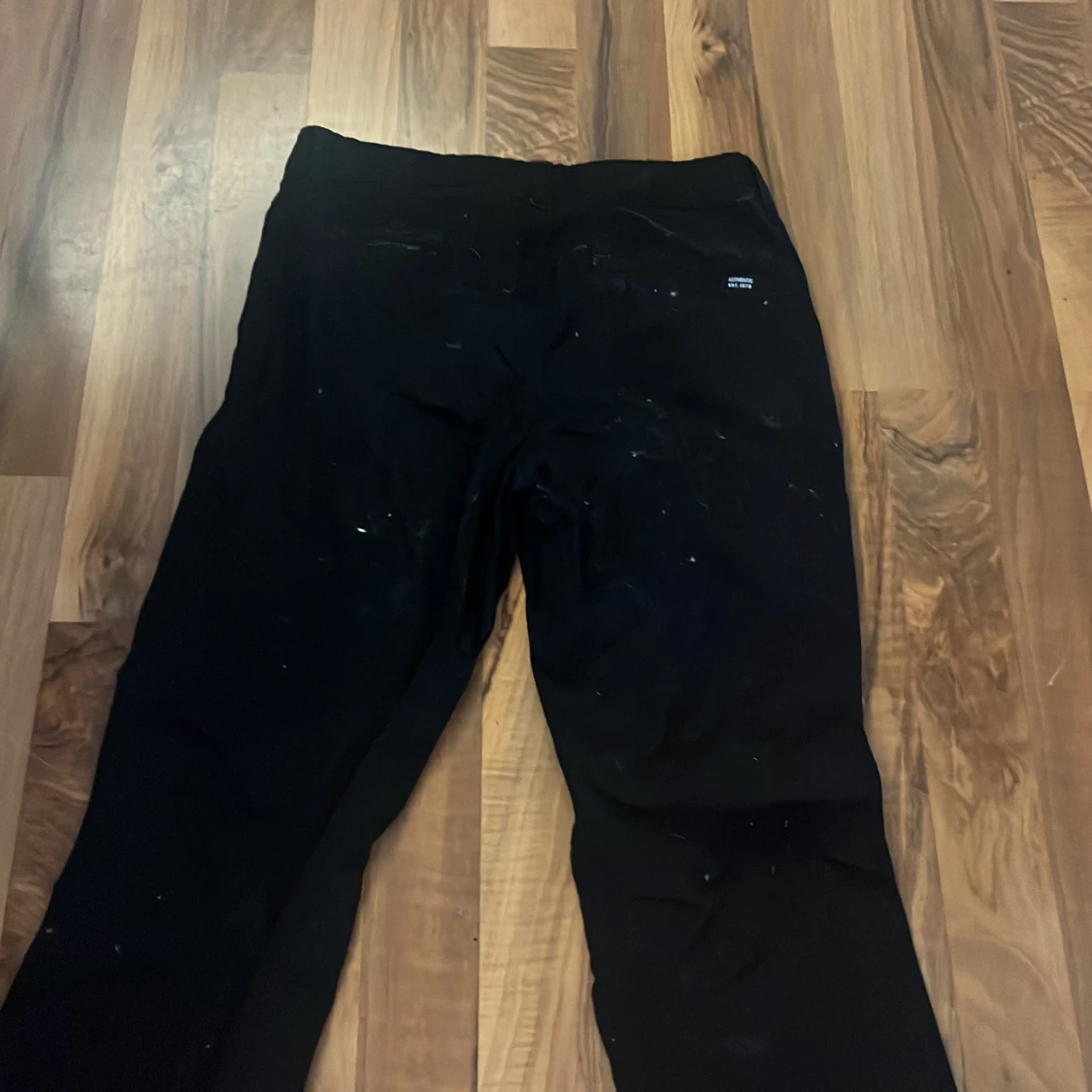 Svarta cargobyxor från Kappahl lite hårig  - 2