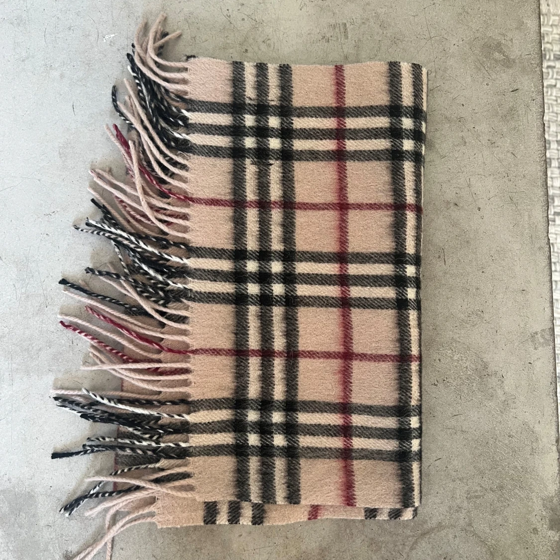 Beige rutig halsduk från Burberry