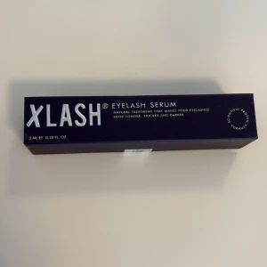 Xlash Eyelash Serum 3 ml - Xlash Eyelash Serum, 3 ml. Serumet är framtaget för att ge längre, fylligare och mörkare fransar. Perfekt för dig som vill boosta dina ögonfransar. Inte öppnad😍😍