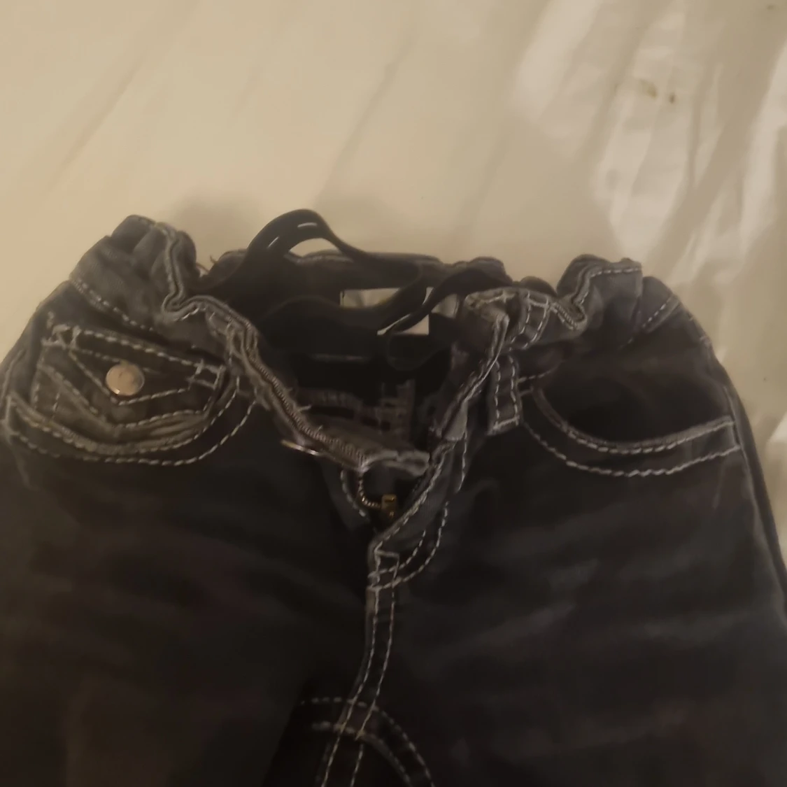 Svarta jeansbyxor från Gina Tricot - 1