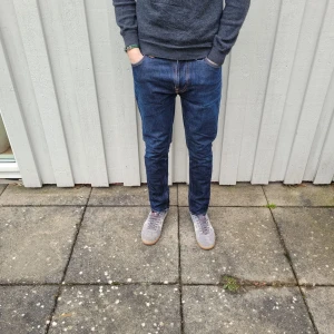 Nudie Jeans  - Säljer ett par Nudie jeans i modell Brute Knut. Jeansen är i mycket bra skick utan defekter. Det är storlek W27/L28. Vid minsta fråga eller fundering är det bara att höra av sig🙌😄