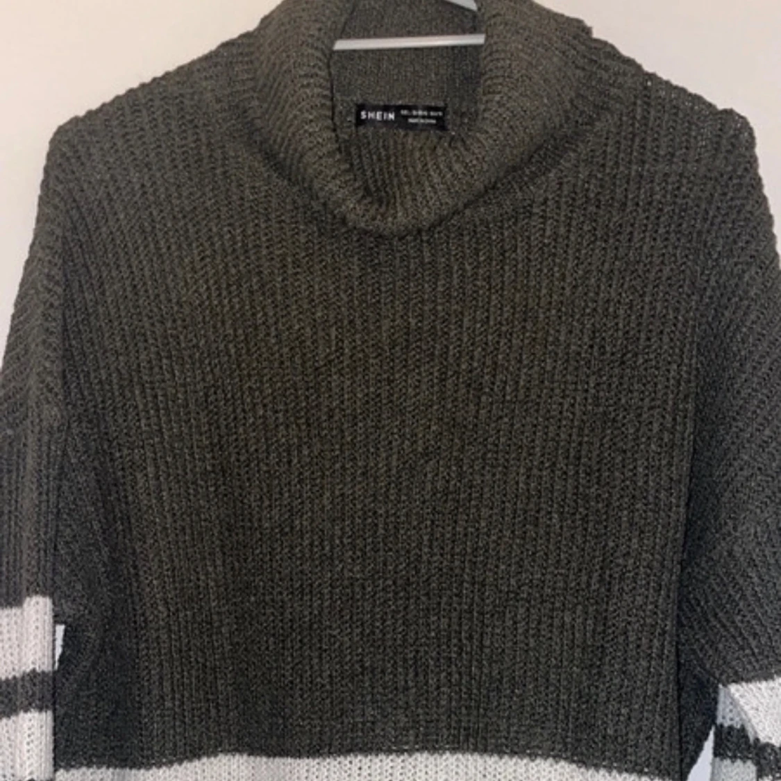 Randig stickad tröja från Shein - 1