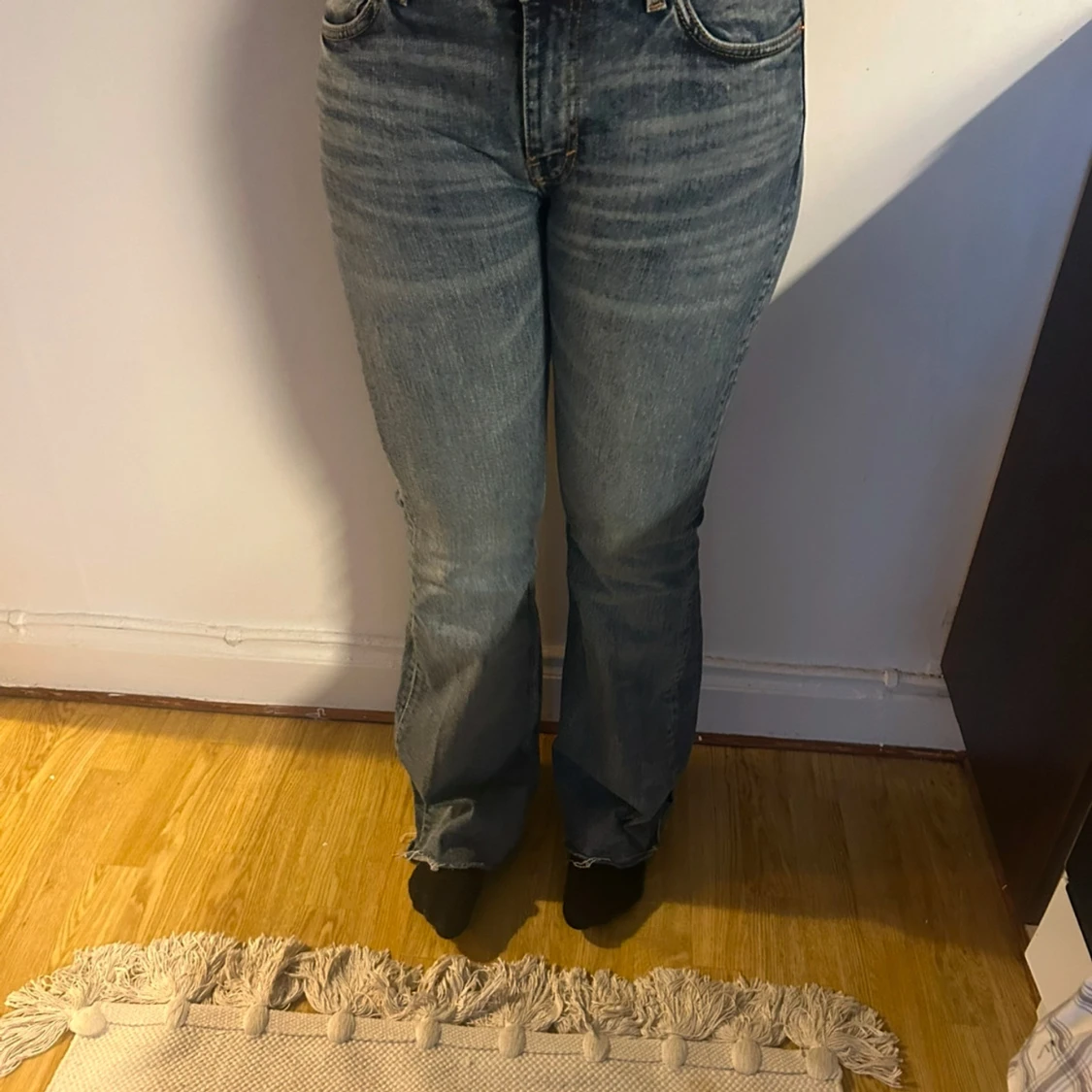 Blå jeans med bootcut - 1