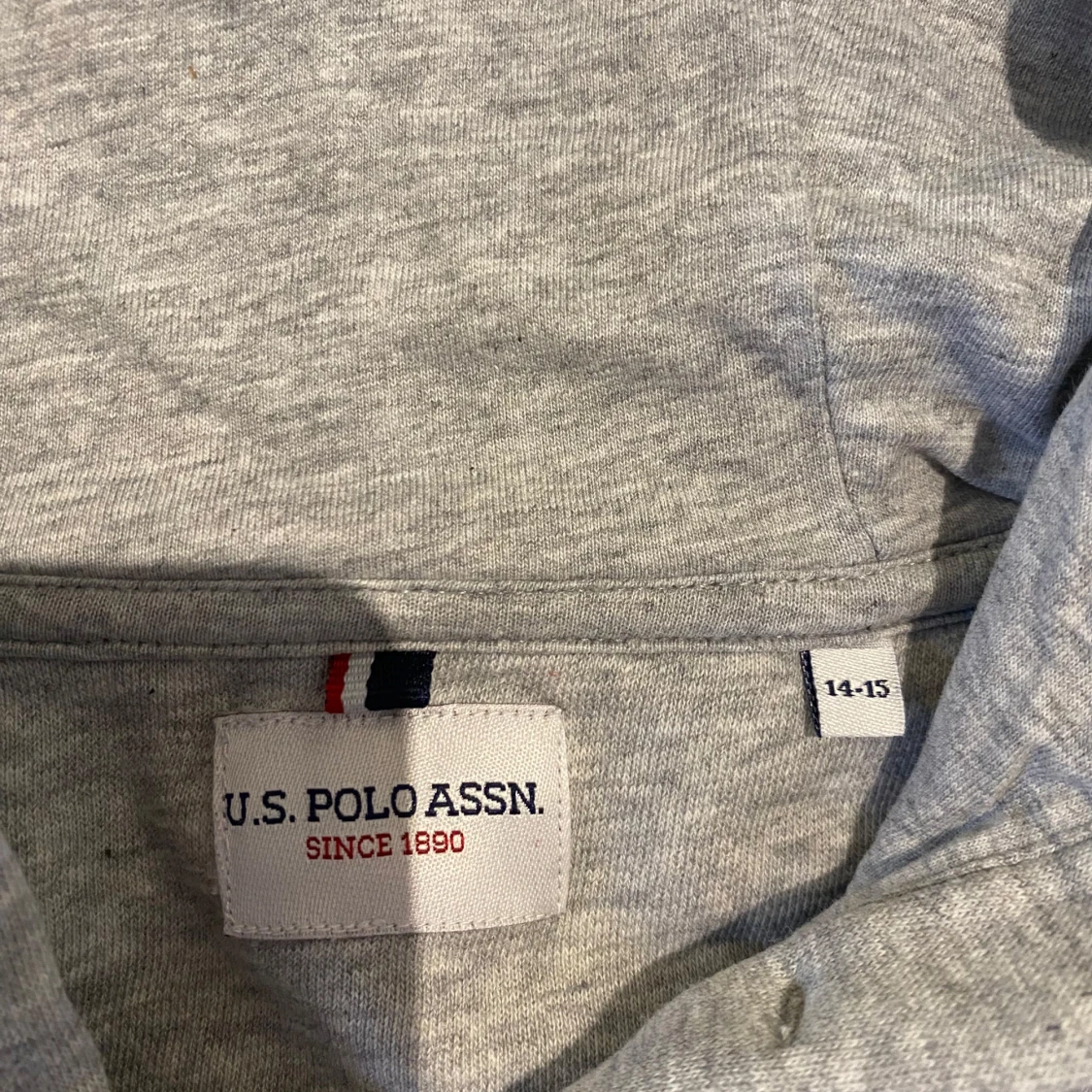 Grå hoodie från U.S. Polo Assn. - 3